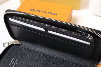 ルイ・ヴィトン「Louis Vuitton」レザーポケットウォレット