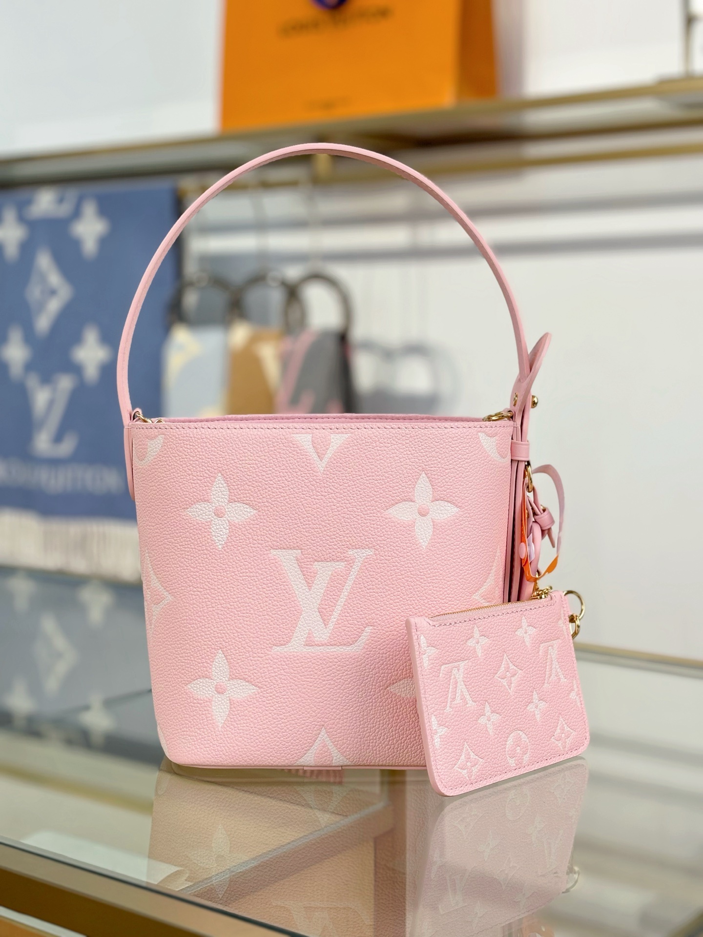 Louis Vuitton  ルイ・ヴィトン シーズナル ワンショルダーバッグ 