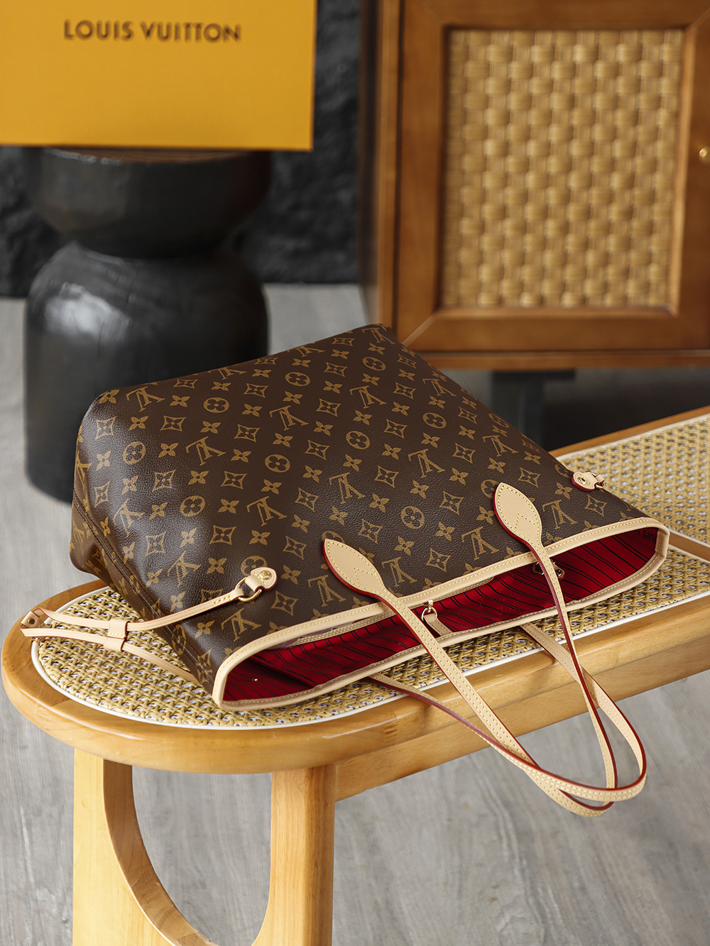 Louis Vuitton  ルイ・ヴィトン シーズナル ワンショルダーバッグ 