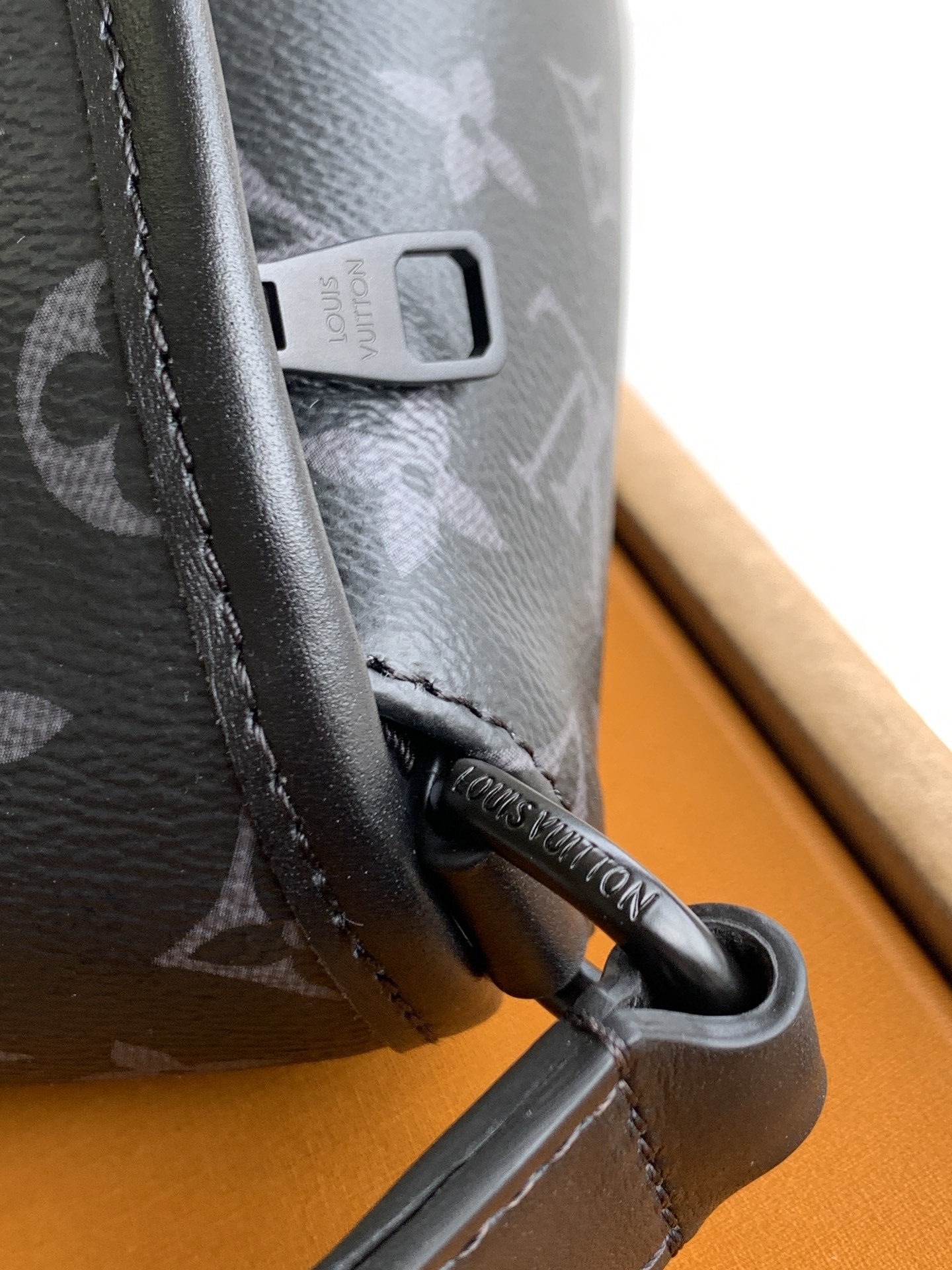 Louis Vuitton  ルイ・ヴィトン シーズナル ワンショルダーバッグ 