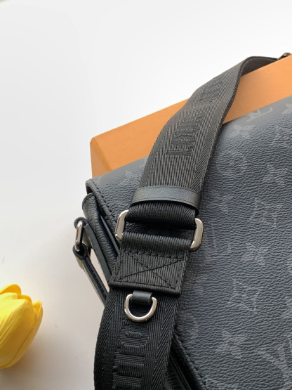 Louis Vuitton  ルイ・ヴィトン シーズナル ワンショルダーバッグ 