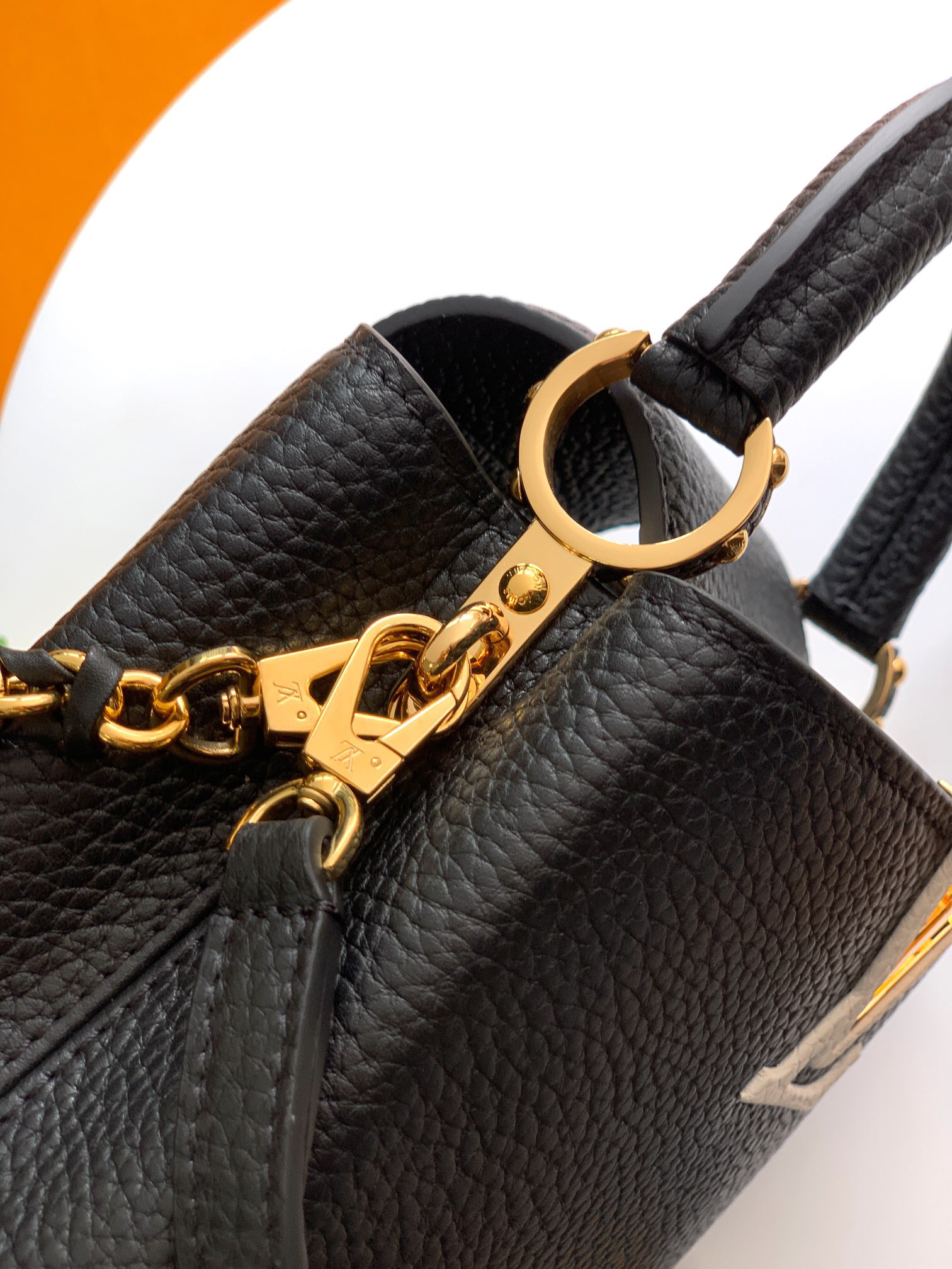 Louis Vuitton  ルイ・ヴィトン シーズナル ワンショルダーバッグ 