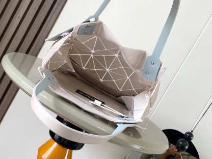 イッセイミヤケ「Issey Miyake」LUCENTシリーズ トートバッグ