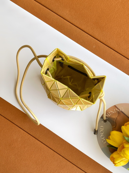 イッセイミヤケ「Issey Miyake」LUCENTシリーズ トートバッグ