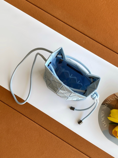 イッセイミヤケ「Issey Miyake」LUCENTシリーズ トートバッグ