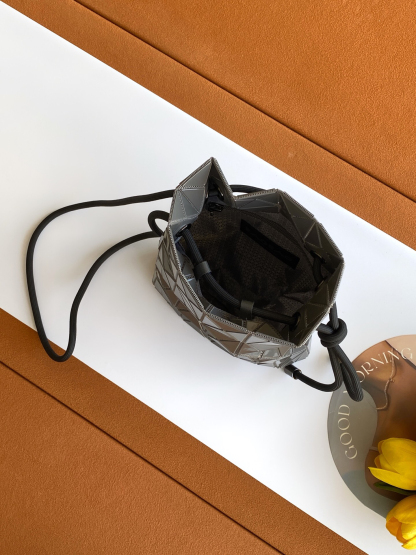 イッセイミヤケ「Issey Miyake」LUCENTシリーズ トートバッグ