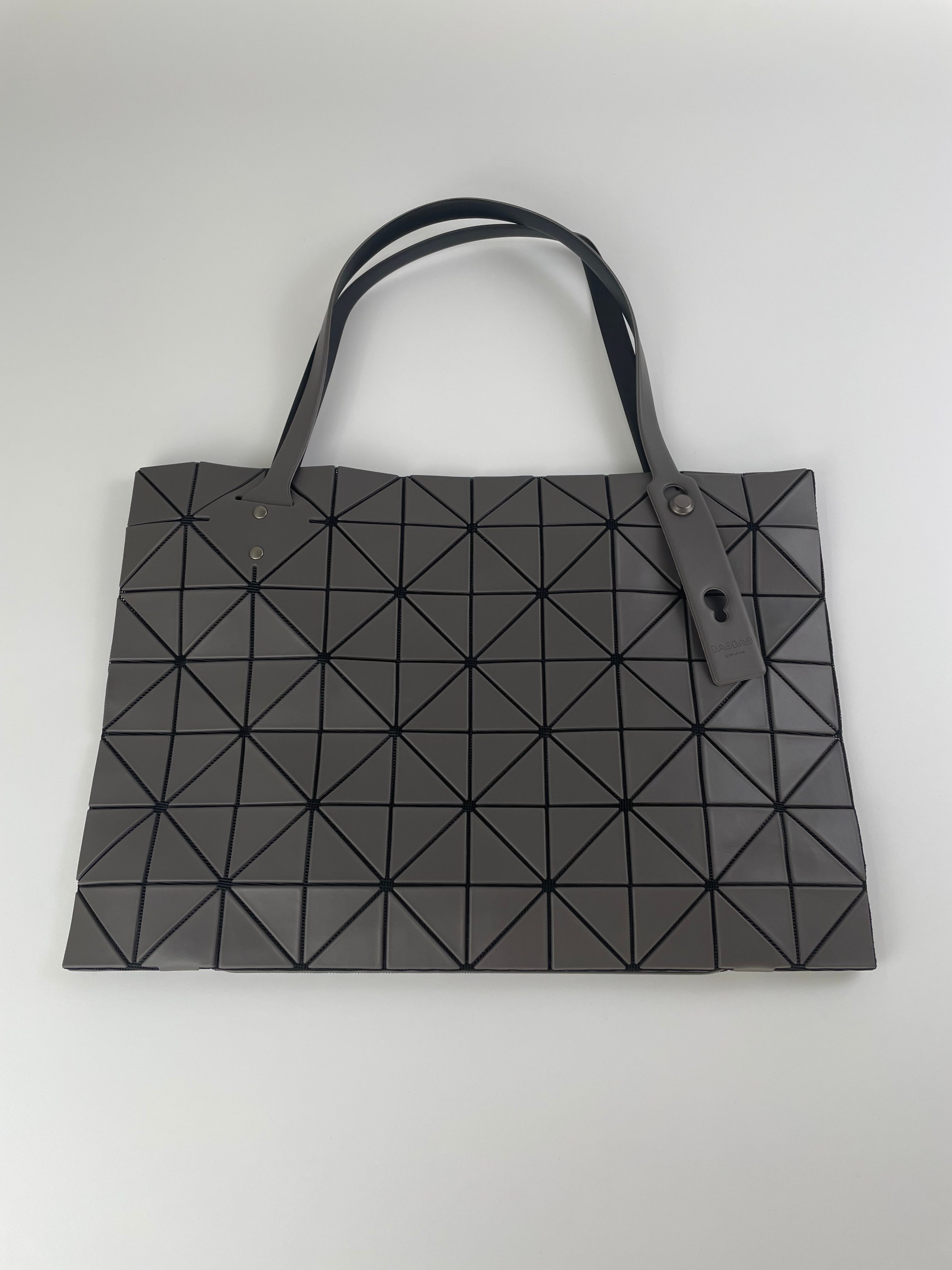 イッセイミヤケ「Issey Miyake」LUCENTシリーズ トートバッグ
