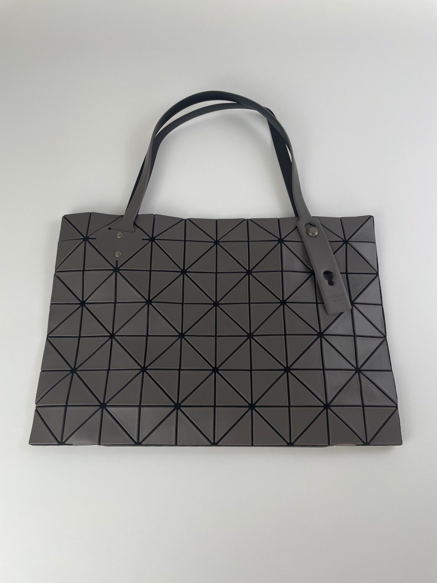 イッセイミヤケ「Issey Miyake」LUCENTシリーズ トートバッグ