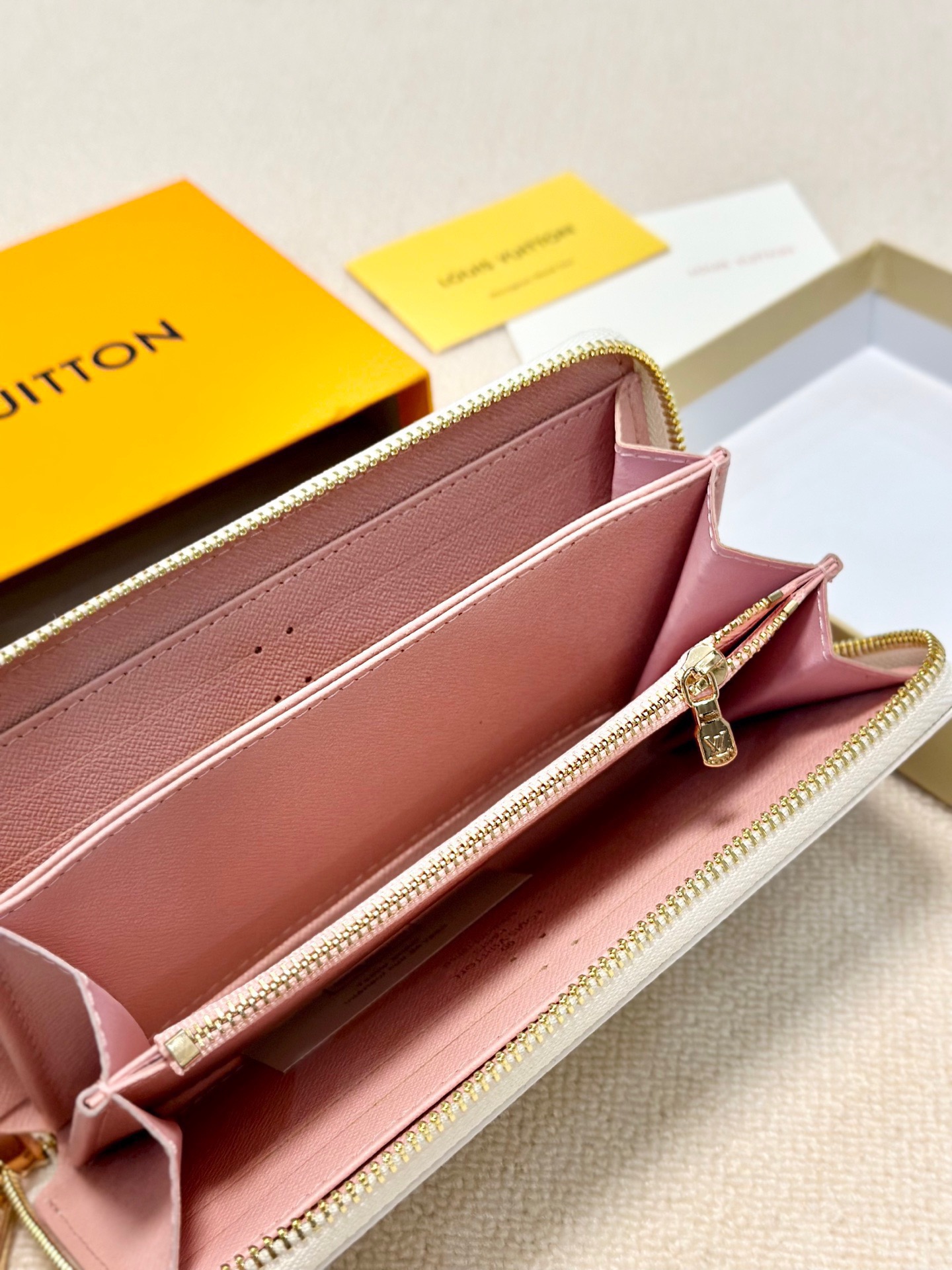 ルイ・ヴィトン「Louis Vuitton」レザーポケットウォレット