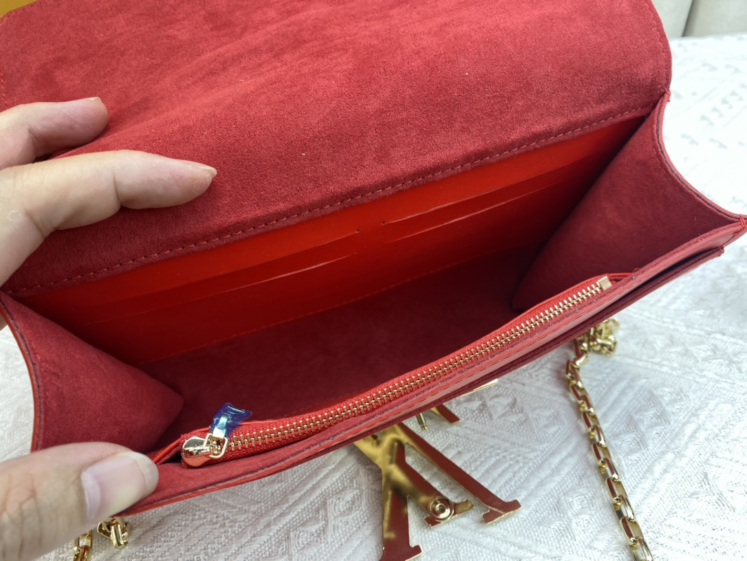 ルイ・ヴィトン「Louis Vuitton」レザーポケットウォレット レディース おしゃれ ショルダーバッグ