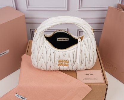 ミュウミュウ「MIUMIU」レディースファッションハンドバッグとショルダーバッグ