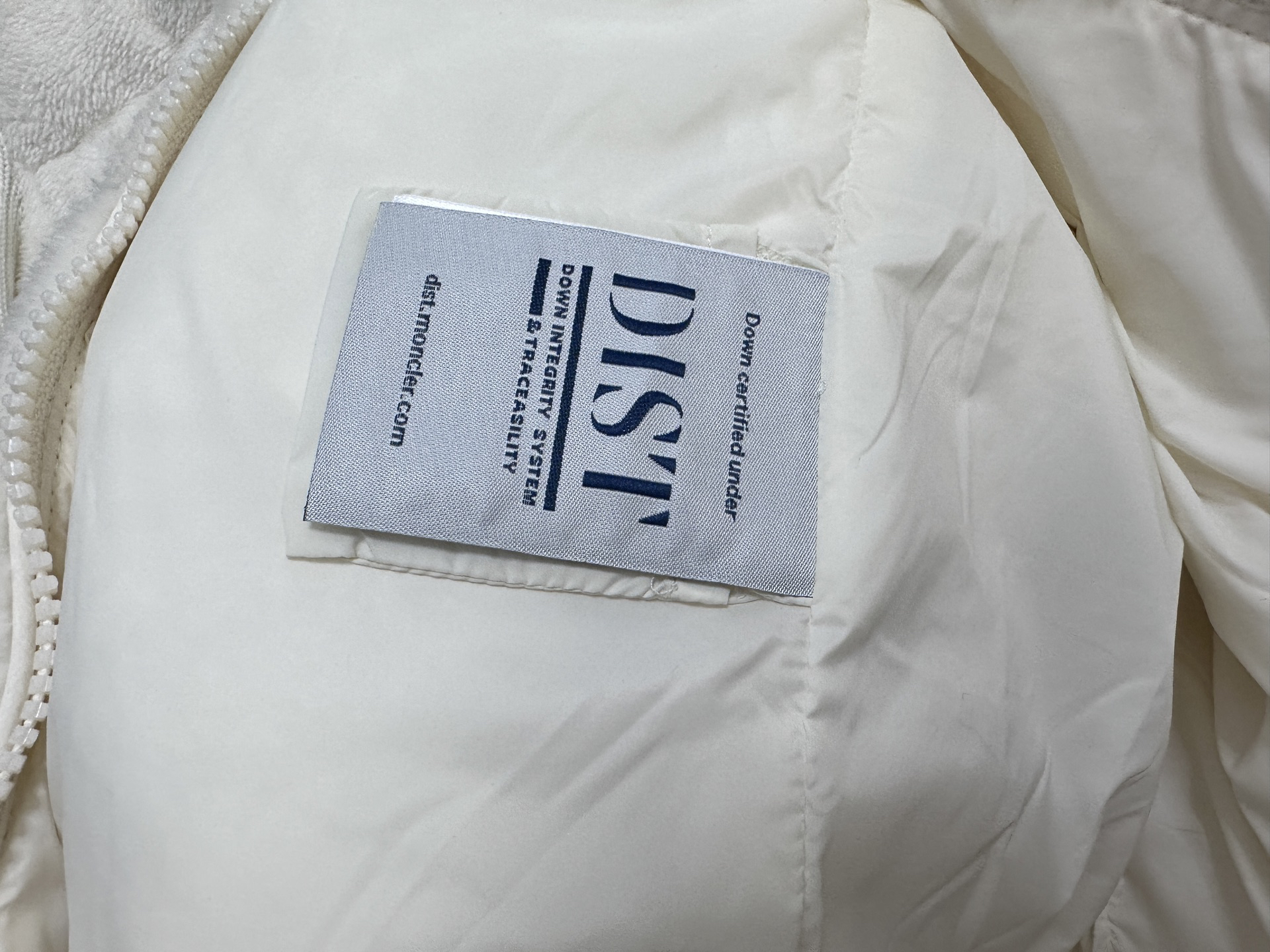 モンクレール シーズン別 ロングダウンコート