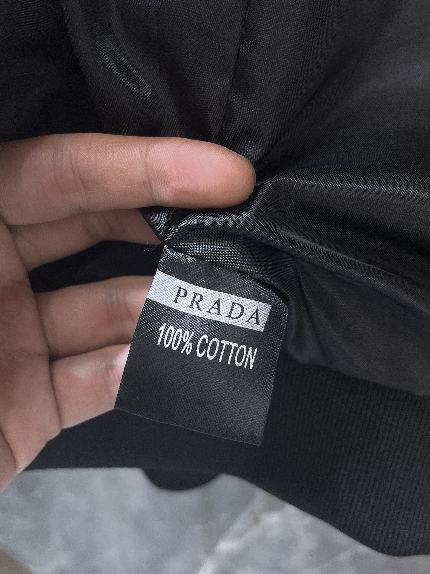 プラダ冬のおしゃれメンズジャケット