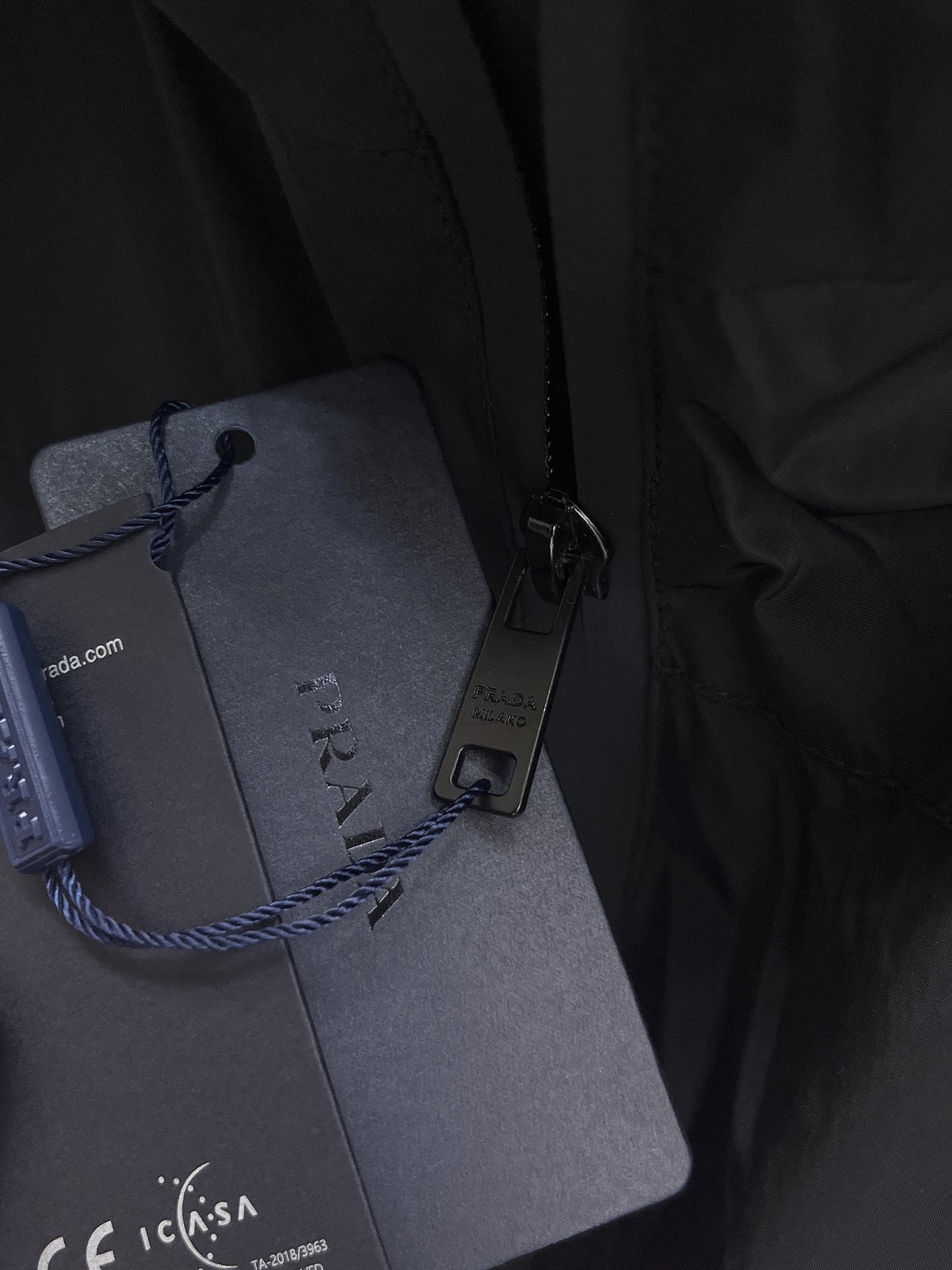 プラダ冬のおしゃれメンズジャケット