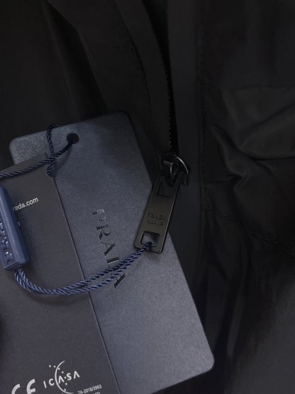 プラダ冬のおしゃれメンズジャケット