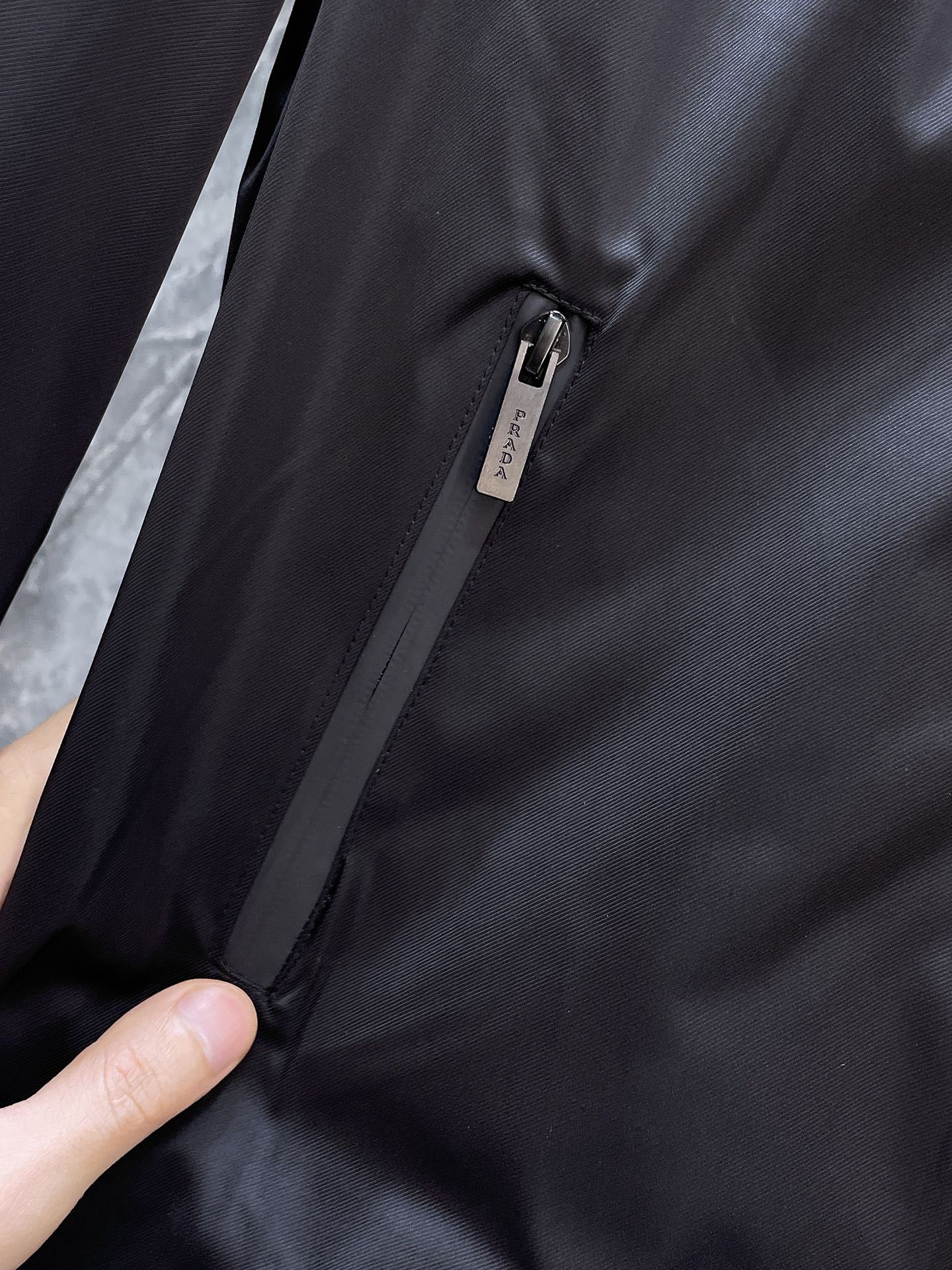 プラダ冬のおしゃれメンズジャケット