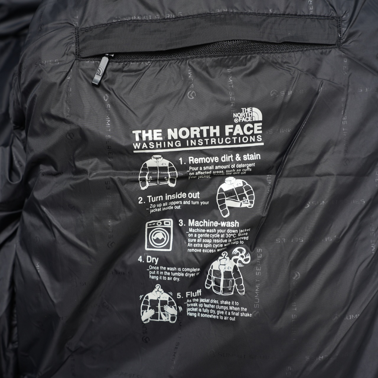 ザ・ノースフェイス 厳冬のしつらえにダウンジャケットシリーズ