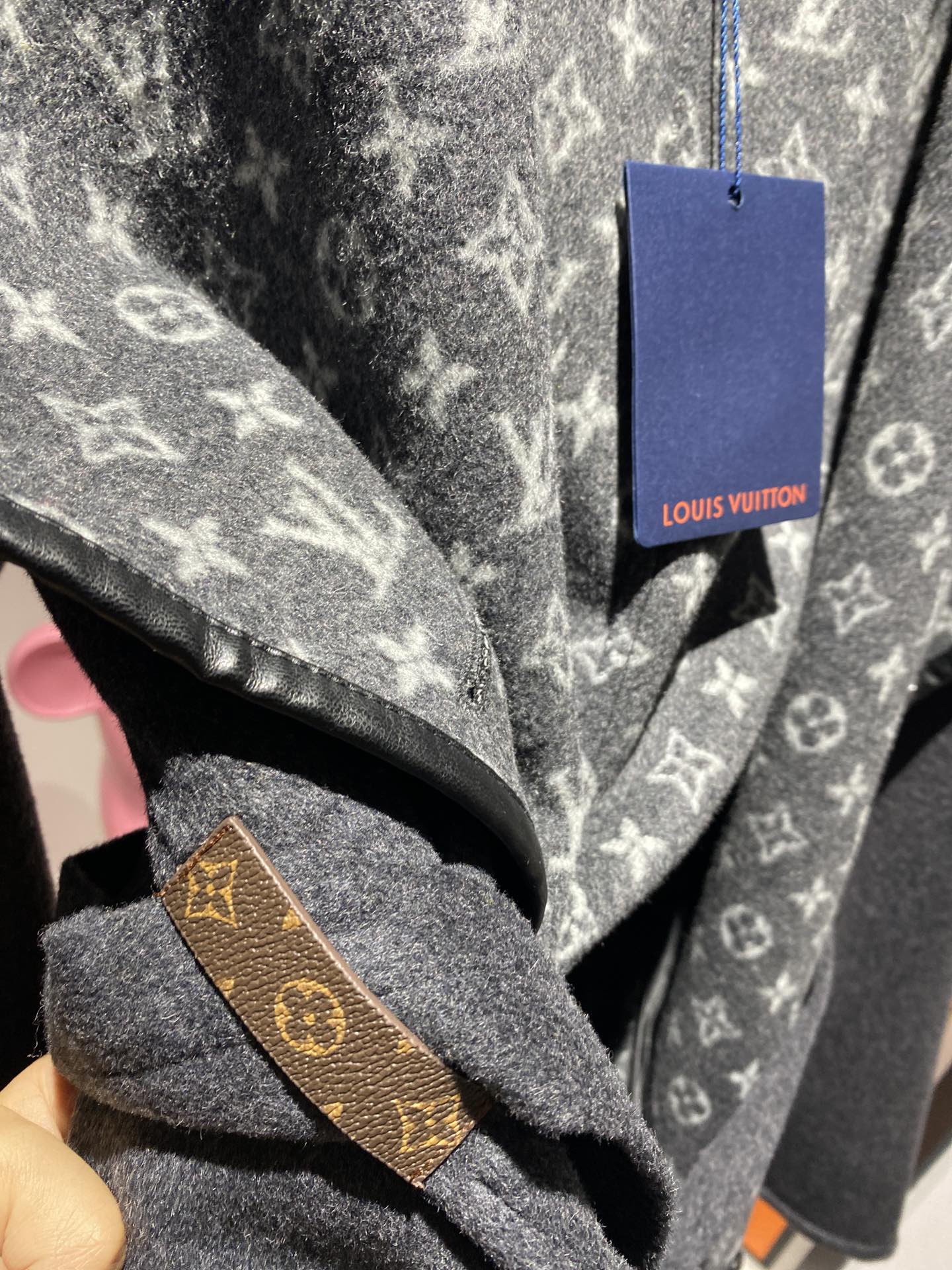 [ Louis Vuitton ] ルイ・ヴィトン  リバーシブルコートウールレディーストップス