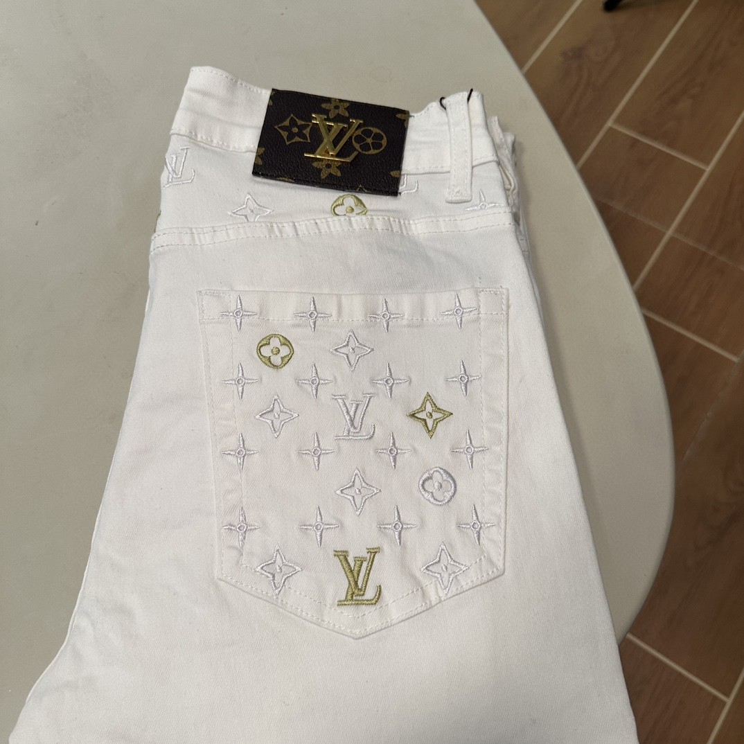 [ Louis Vuitton ] ルイ・ヴィトン スタイリッシュなジーンズ