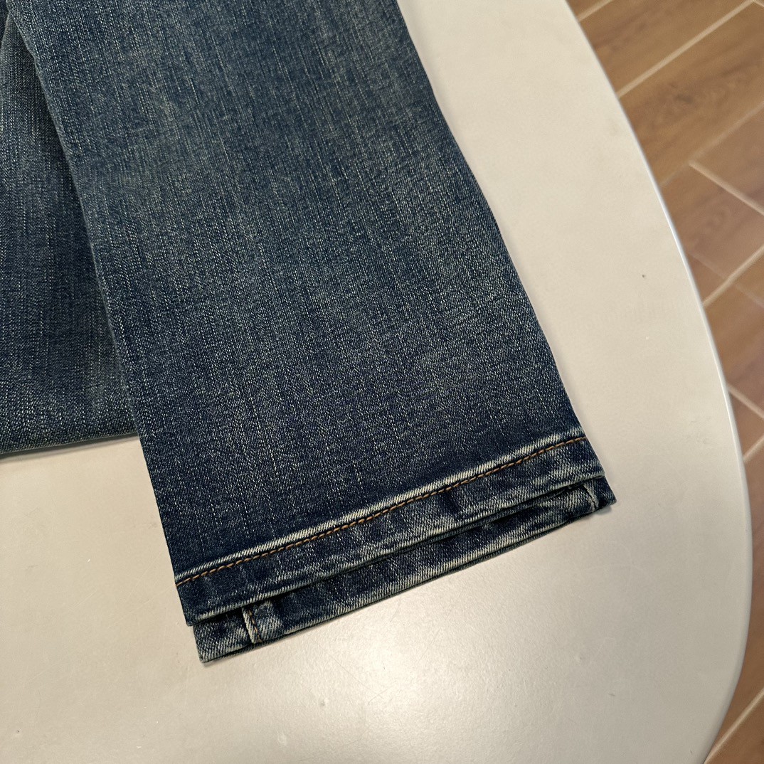 [ Louis Vuitton ] ルイ・ヴィトン スタイリッシュなジーンズ