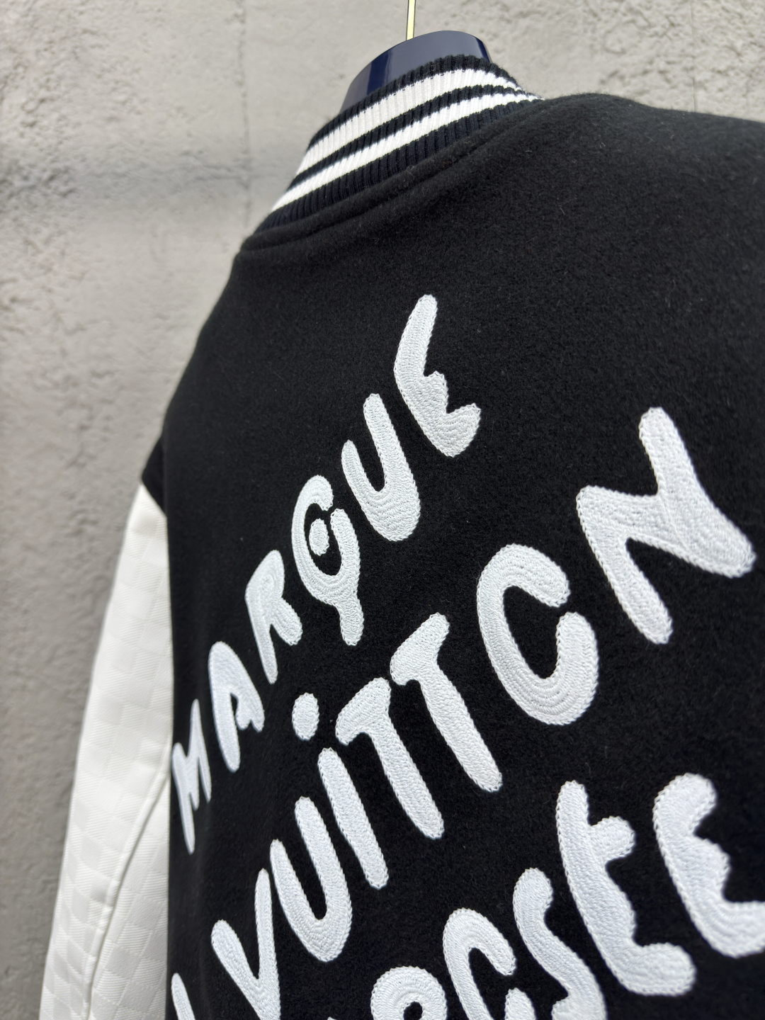 [ Louis Vuitton ] ルイ・ヴィトン  碁盤目エンボス本革野球服