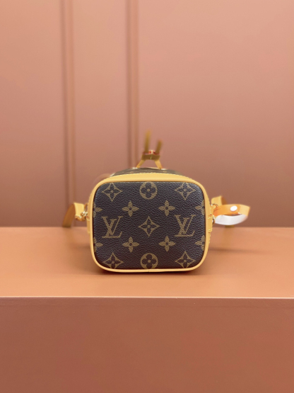 Louis Vuitton  ルイ・ヴィトン シーズナル ワンショルダーバッグ 