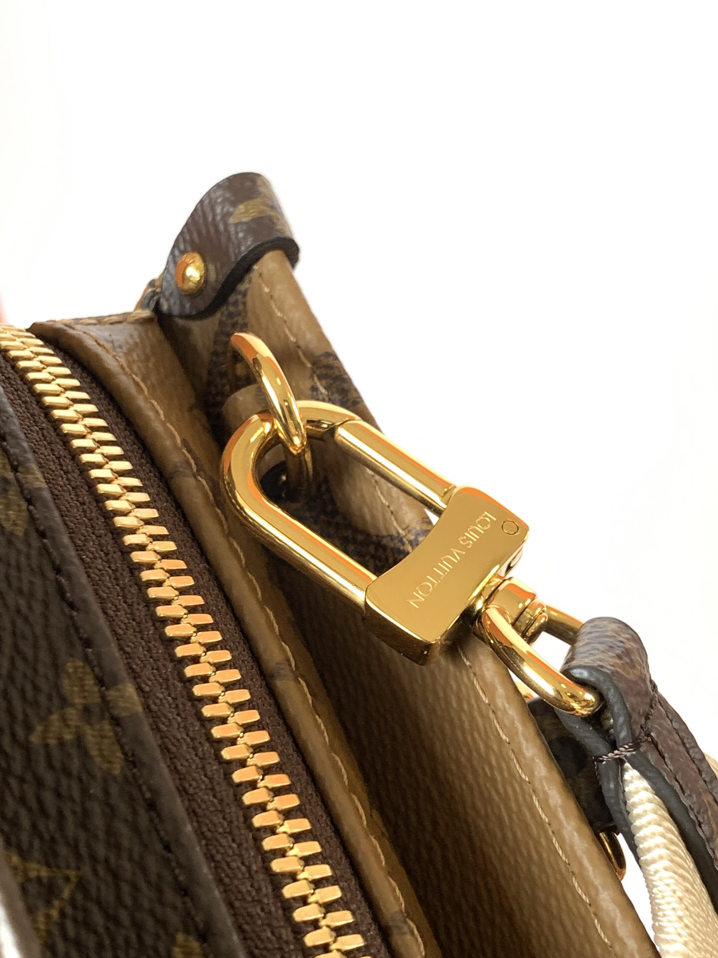 Louis Vuitton  ルイ・ヴィトン シーズナル ワンショルダーバッグ 