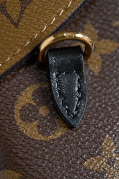 Louis Vuitton  ルイ・ヴィトン シーズナル ワンショルダーバッグ 