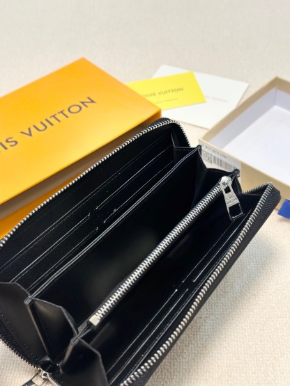 ルイ・ヴィトン「Louis Vuitton」レザーポケットウォレット