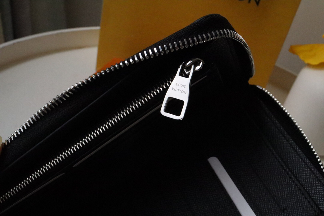 ルイ・ヴィトン「Louis Vuitton」レザーポケットウォレット