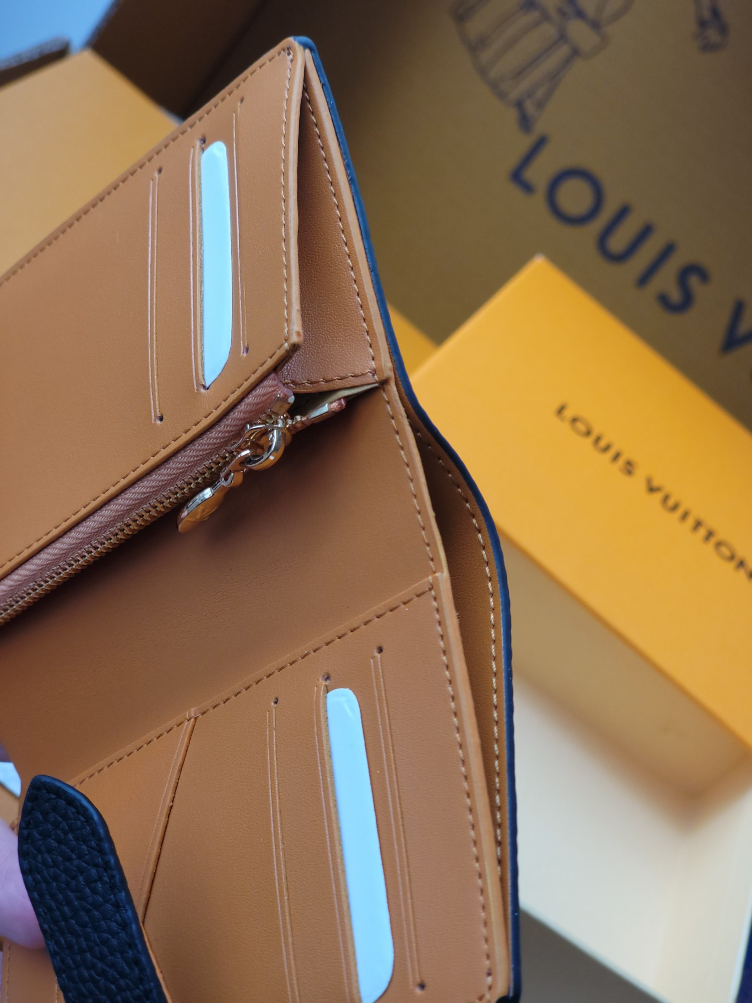 ルイ・ヴィトン「Louis Vuitton」レザーポケットウォレット