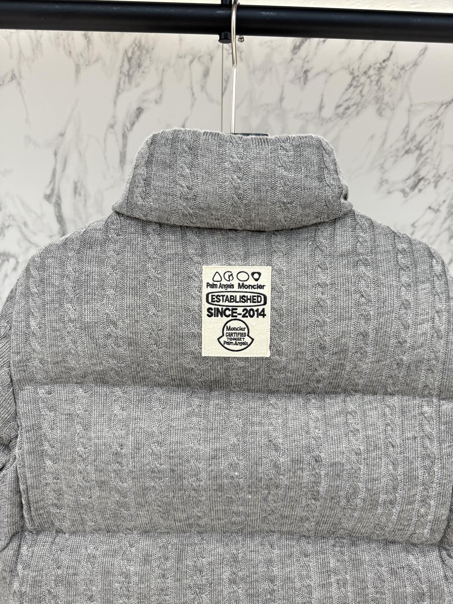 モンクレール シーズン別 ロングダウンコート