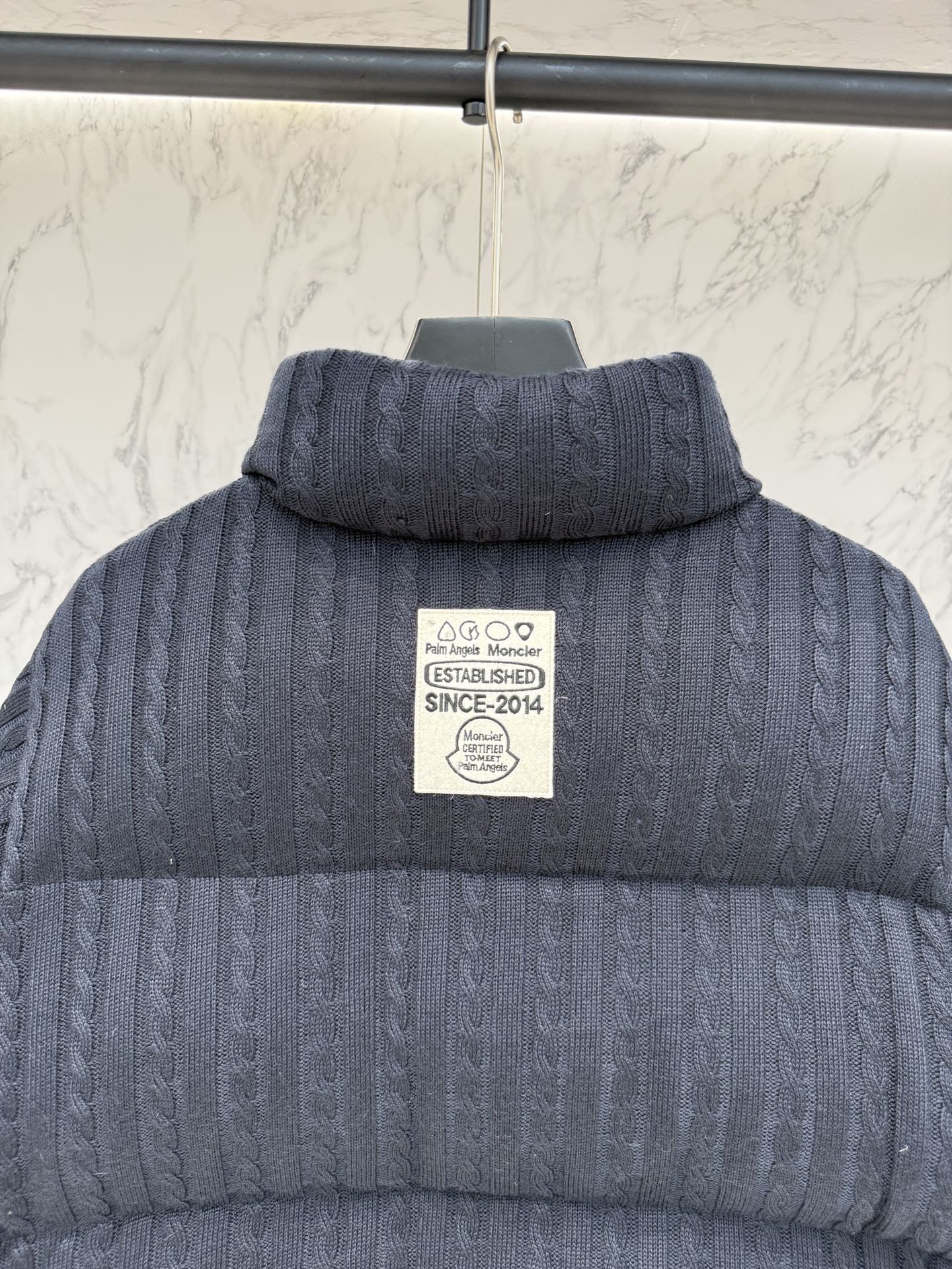 モンクレール シーズン別 ロングダウンコート