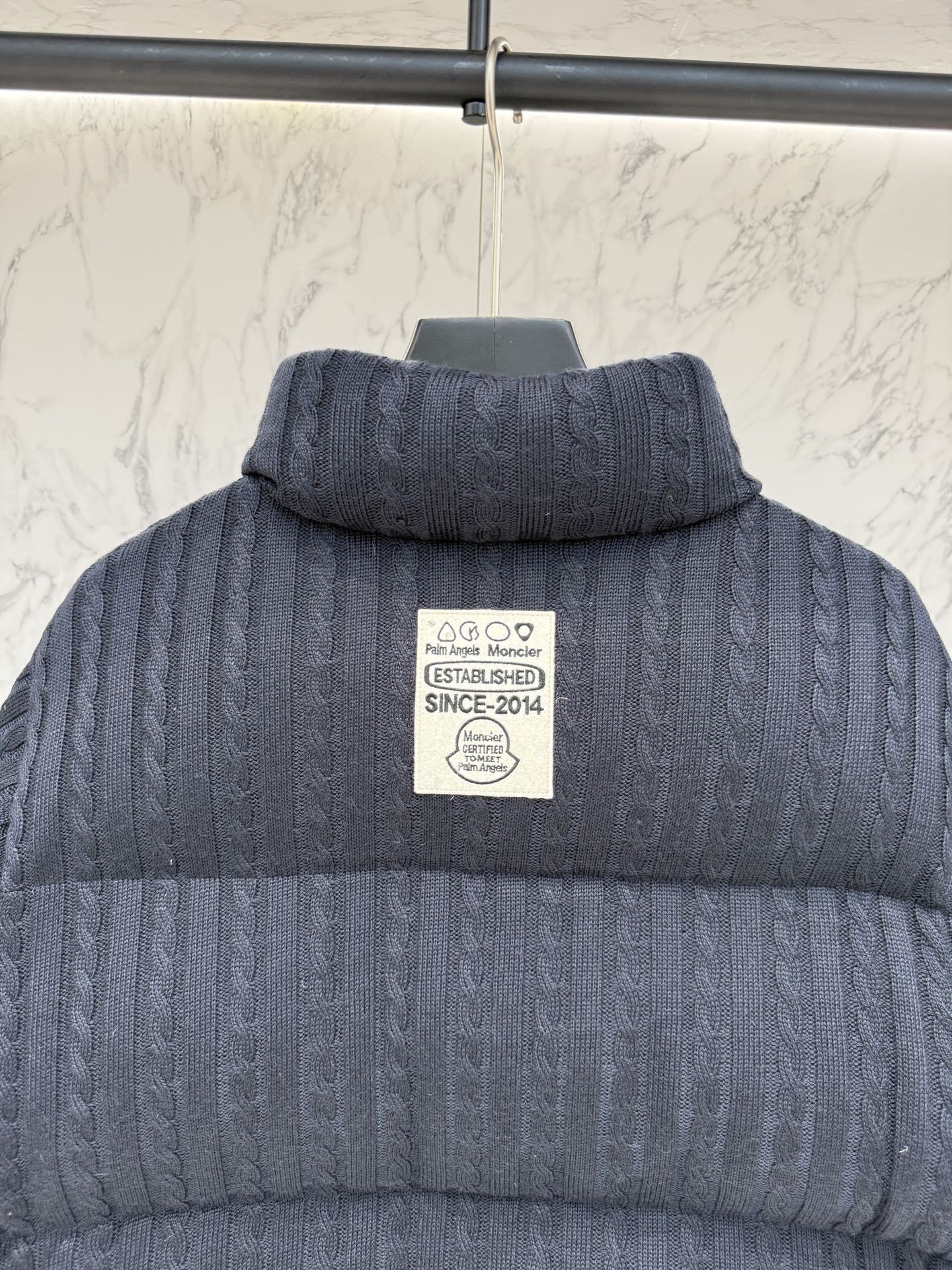 モンクレール シーズン別 ロングダウンコート