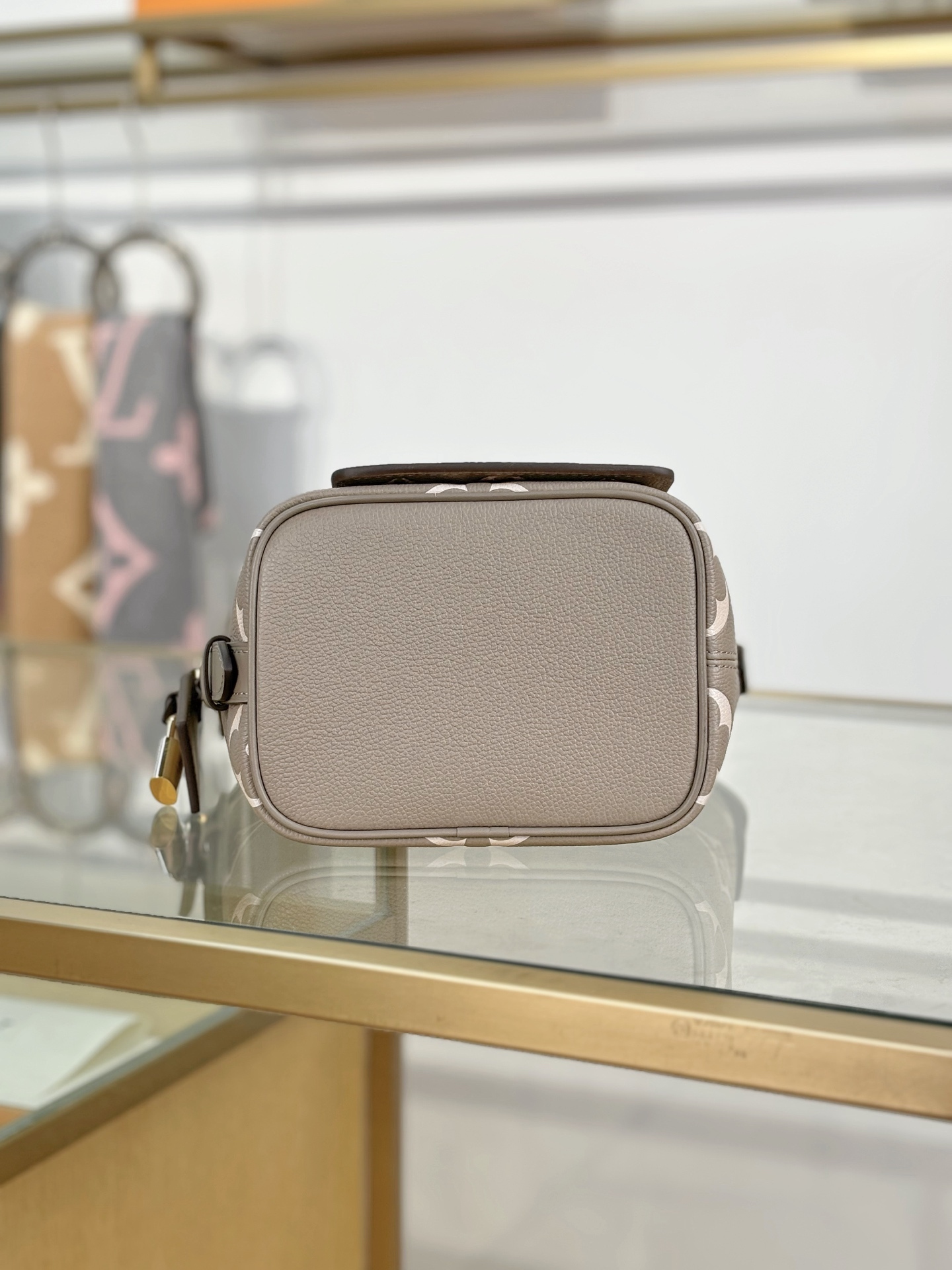 Louis Vuitton  ルイ・ヴィトン シーズナル ワンショルダーバッグ 