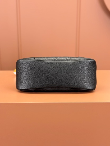 Louis Vuitton  ルイ・ヴィトン シーズナル ワンショルダーバッグ 