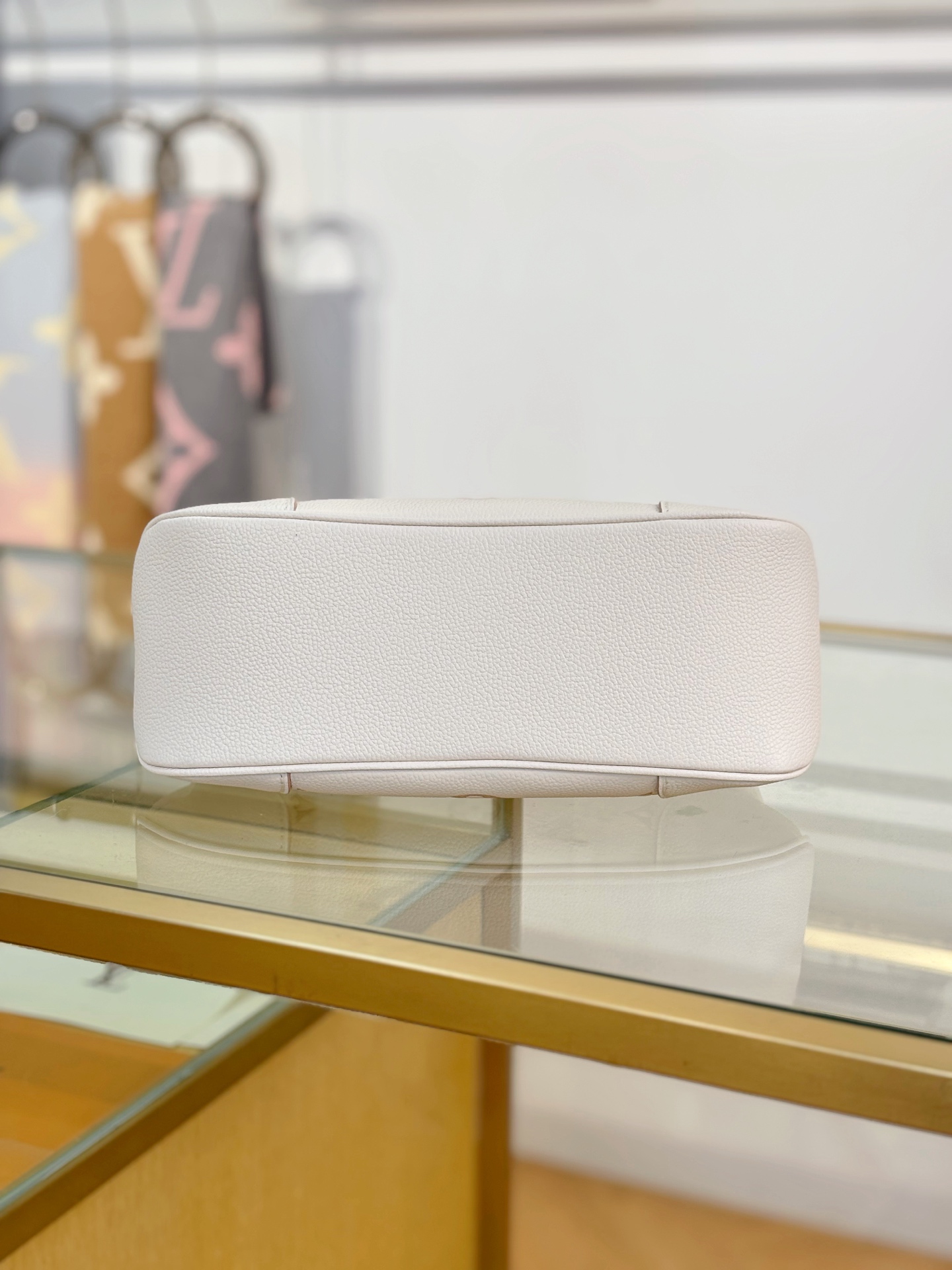 Louis Vuitton  ルイ・ヴィトン シーズナル ワンショルダーバッグ 