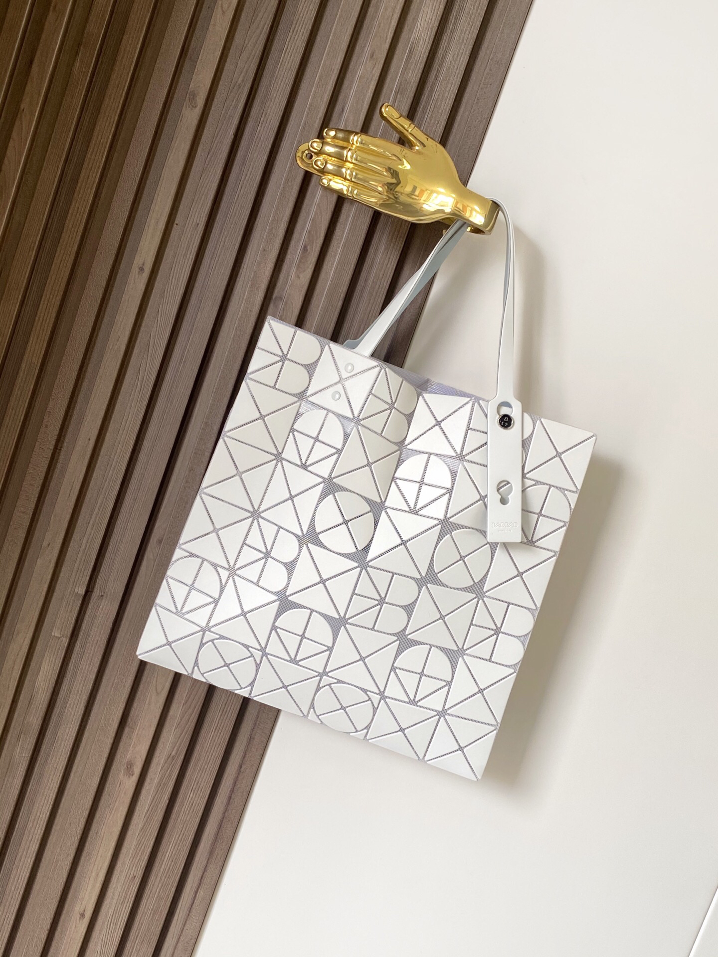 イッセイミヤケ「Issey Miyake」LUCENTシリーズ トートバッグ