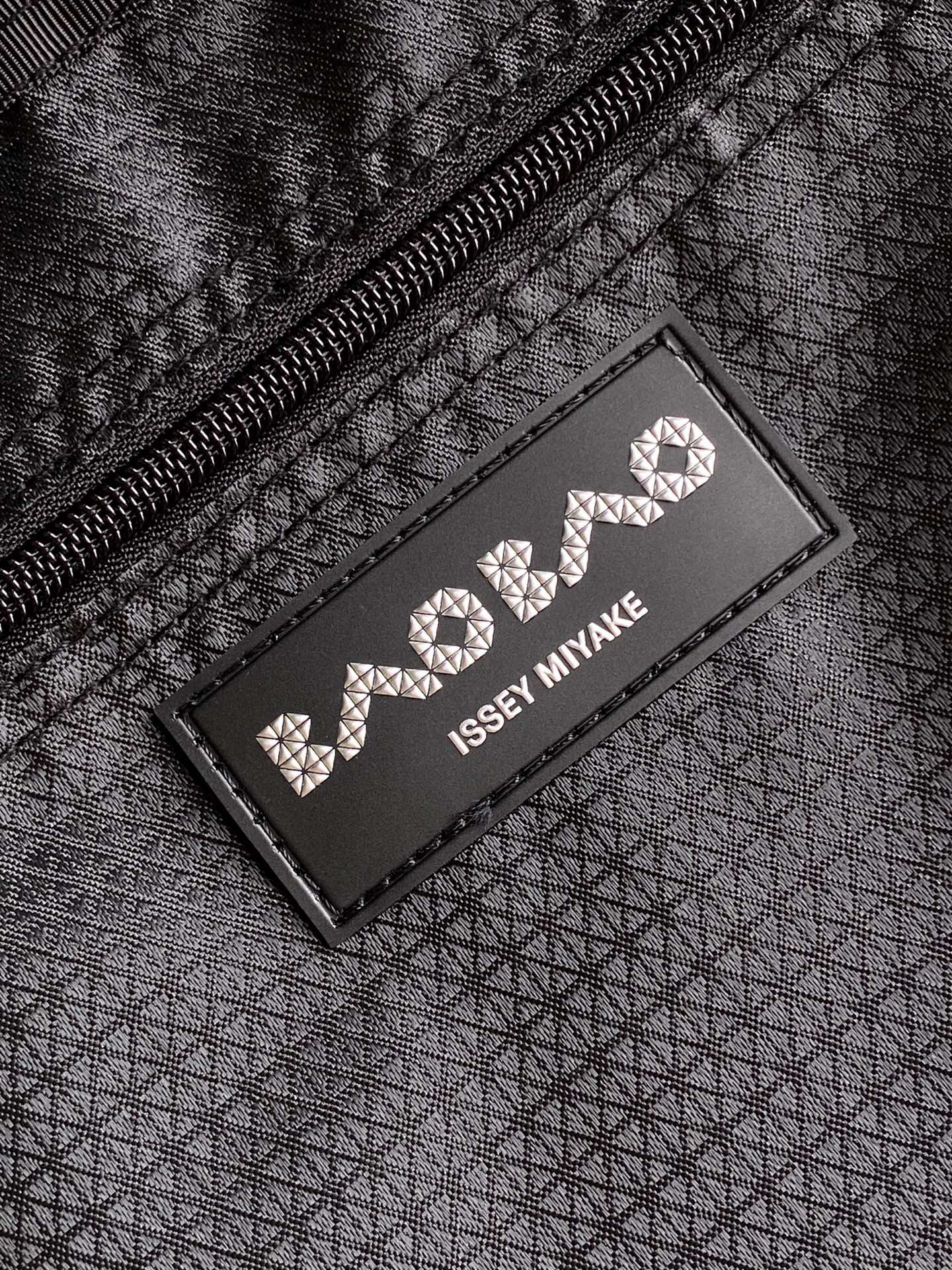 イッセイミヤケ「Issey Miyake」LUCENTシリーズ トートバッグ