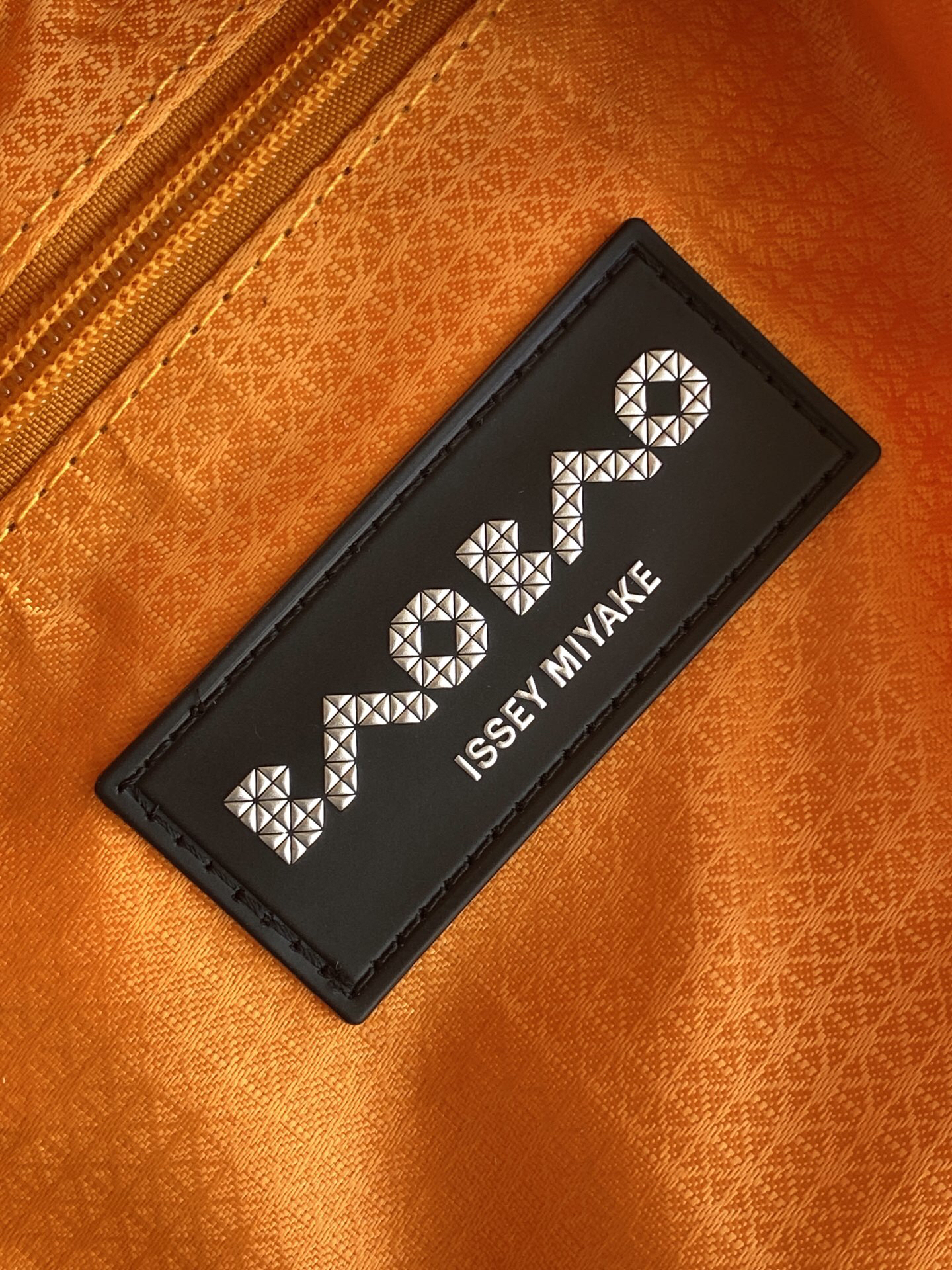 イッセイミヤケ「Issey Miyake」LUCENTシリーズ トートバッグ