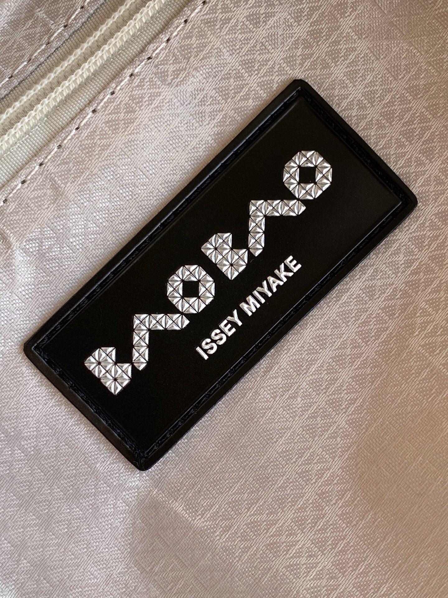 イッセイミヤケ「Issey Miyake」LUCENTシリーズ トートバッグ