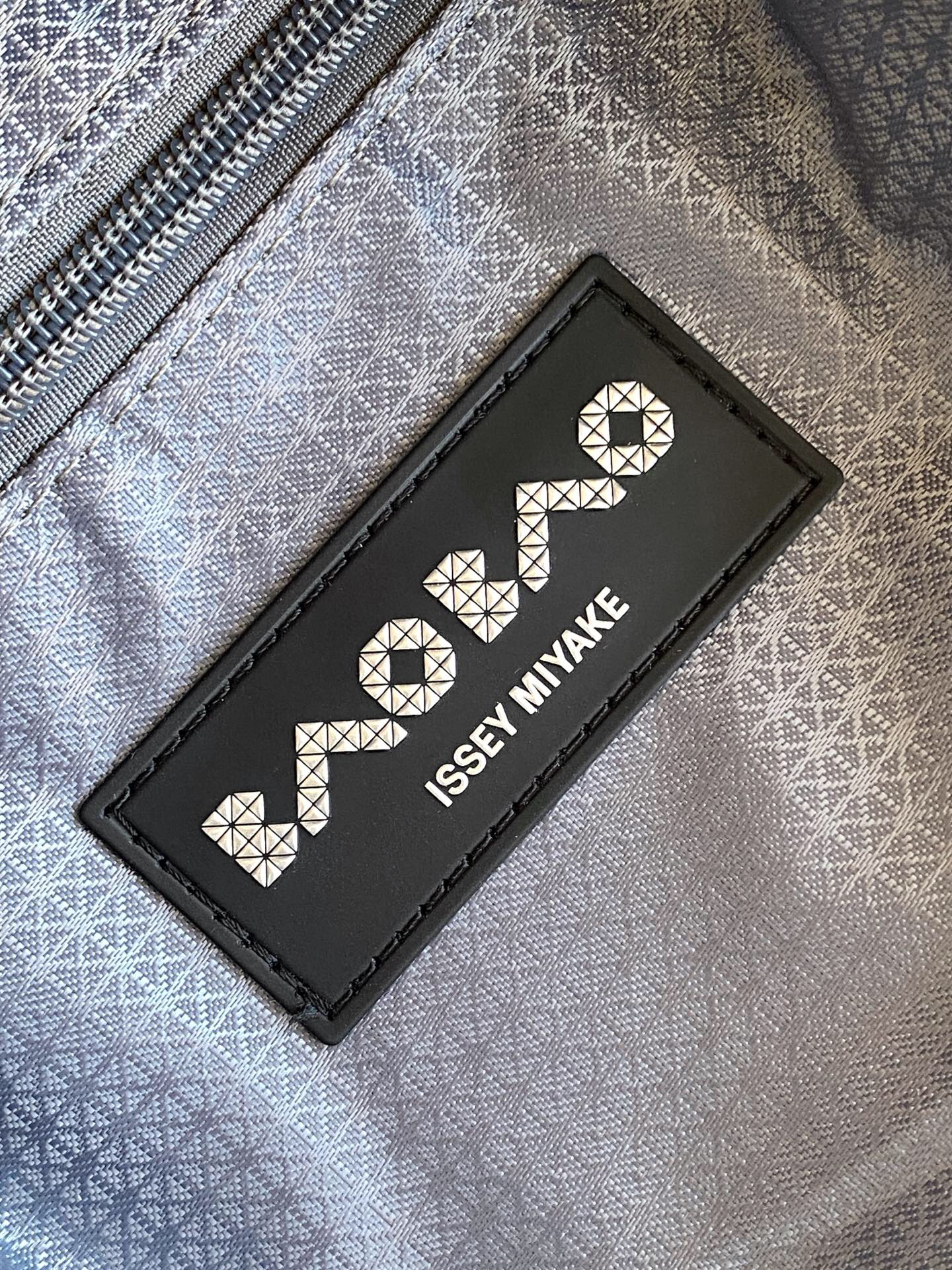 イッセイミヤケ「Issey Miyake」LUCENTシリーズ トートバッグ