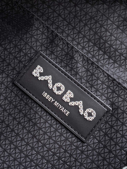 イッセイミヤケ「Issey Miyake」LUCENTシリーズ トートバッグ