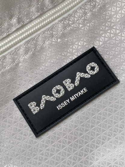 イッセイミヤケ「Issey Miyake」LUCENTシリーズ トートバッグ