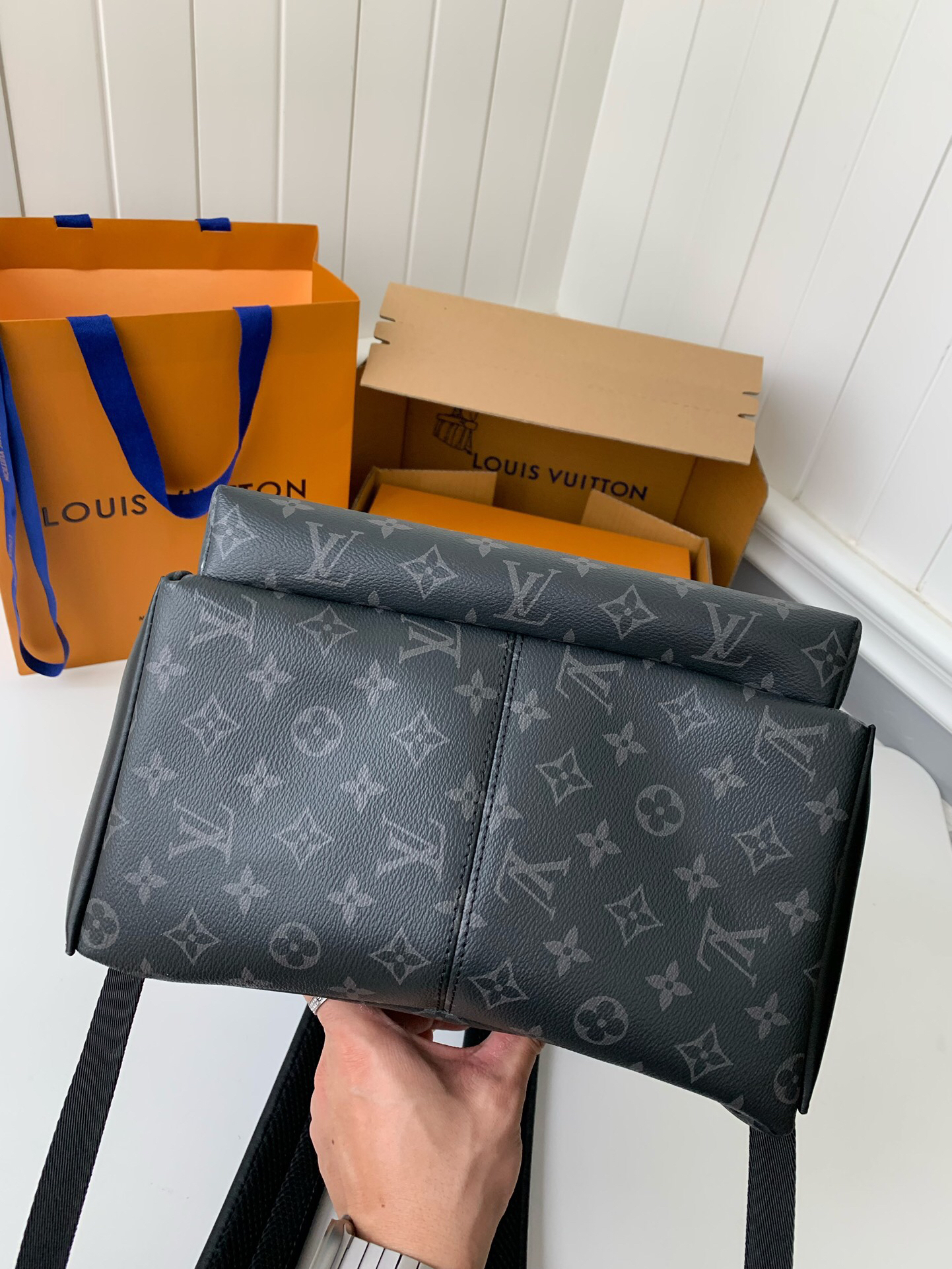 Louis Vuitton  ルイ・ヴィトン シーズナル ワンショルダーバッグ