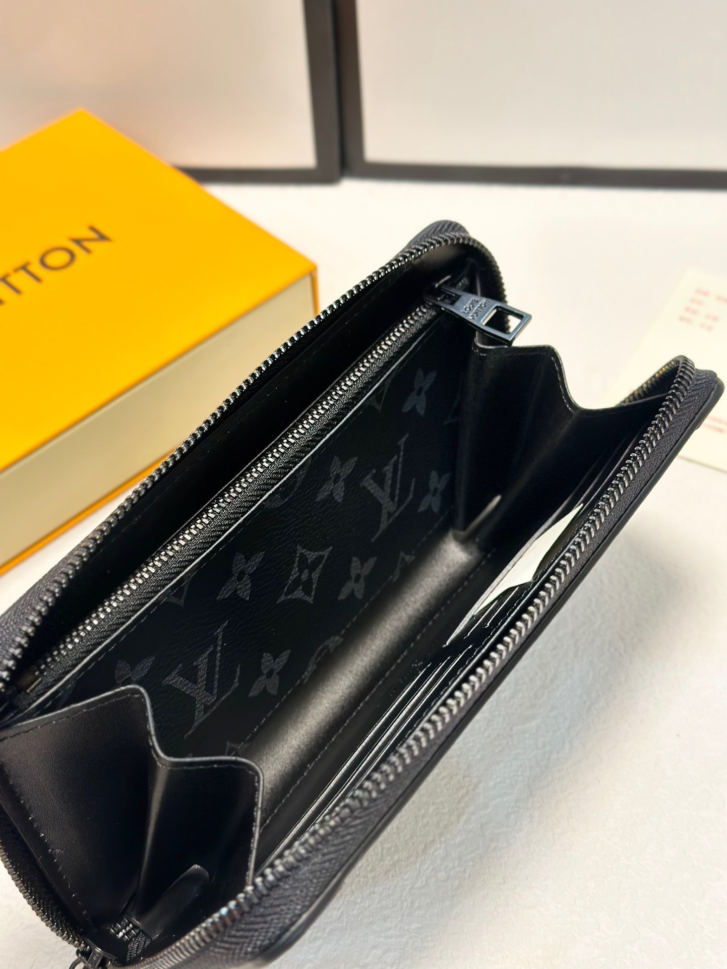 ルイ・ヴィトン「Louis Vuitton」レザーポケットウォレット