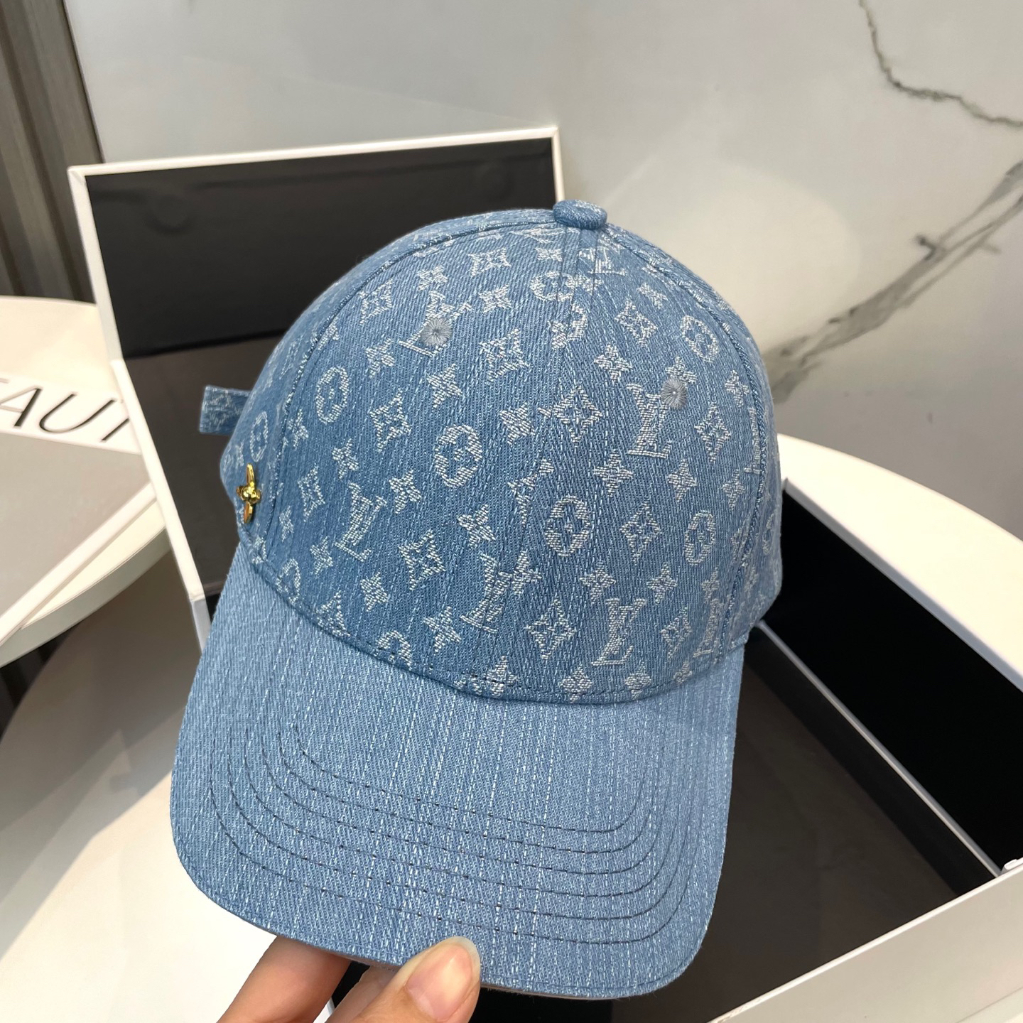 ルイ・ヴィトン「Louis Vuitton」 の新作野球帽