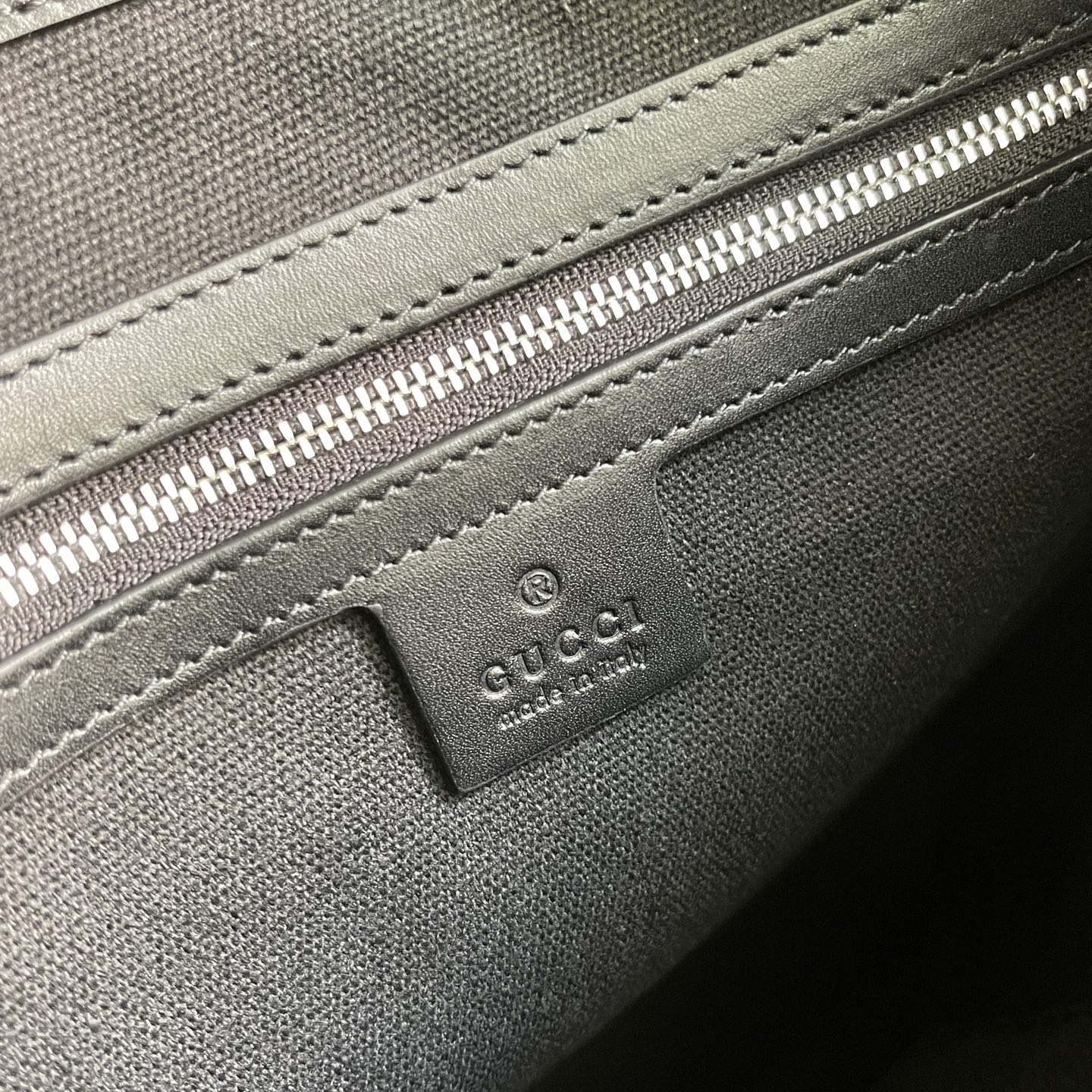 【特価商品】グッチ「Gucci」メンズショルダーバッグ