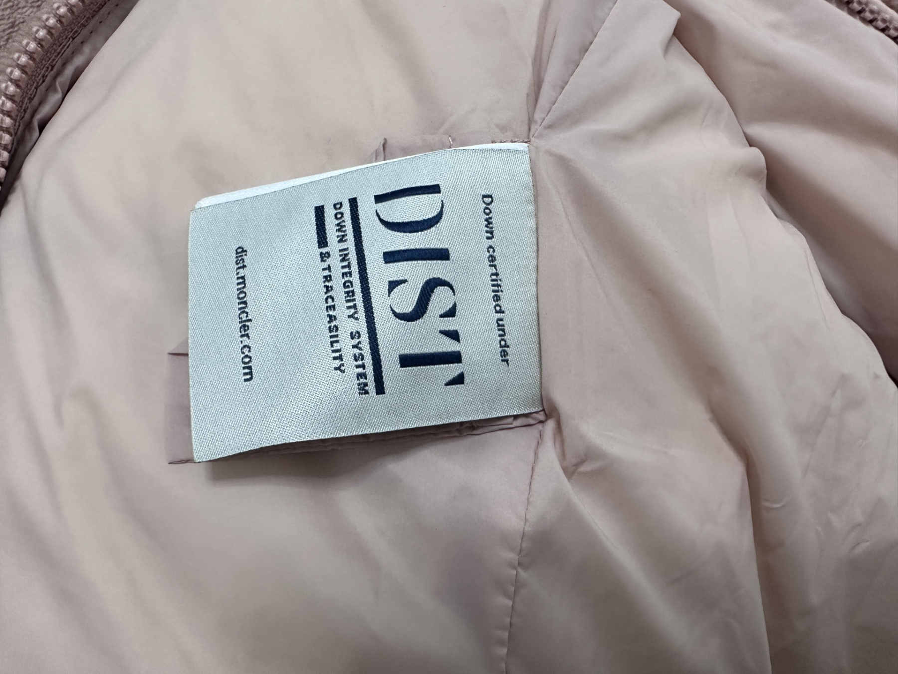 モンクレール シーズン別 ロングダウンコート