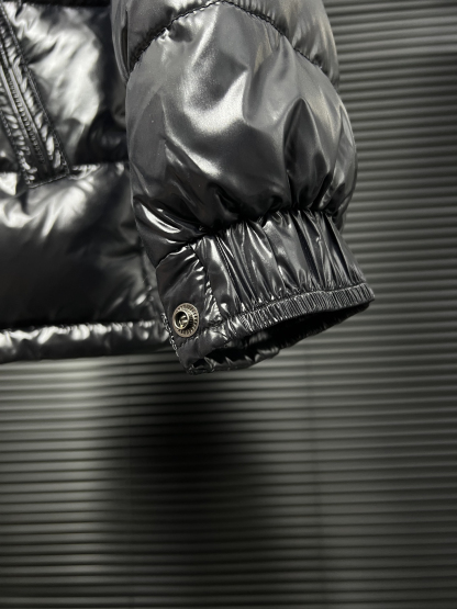 モンクレール シーズン別 ロングダウンコート